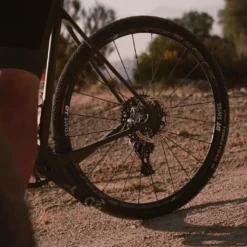 Pneu Vélo Gravel Continental Terra Trail ProTection 650/700 - Tubeless Ready -Schwalbe Soldes Terra Trail Protect mise en situation