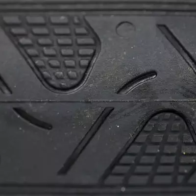 Pneu Route Continental Grand Prix 4-Season 700 3 Pneu Route Continental Grand Prix 4-Season 700 – Image 3