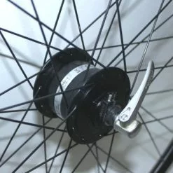 Roue Vélo Avant Noire Moyeu Dynamo 28 Pouces Rodi -Schwalbe Soldes roue velo avant noire moyeu dynamo 28 pouces rodi full 3