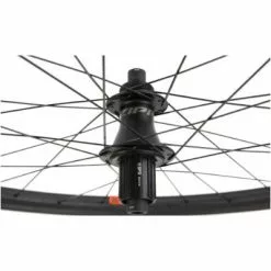 Roues Vélo Gravel Zipp 101 XPLR - Carbon Tubeless Cent. Lock 700 -Schwalbe Soldes roues velo gravel zipp 101 xplr carbon tubeless cent lock 700 full 4