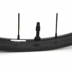 Roues Vélo Gravel Zipp 101 XPLR - Carbon Tubeless Cent. Lock 700 -Schwalbe Soldes roues velo gravel zipp 101 xplr carbon tubeless cent lock 700 full 5